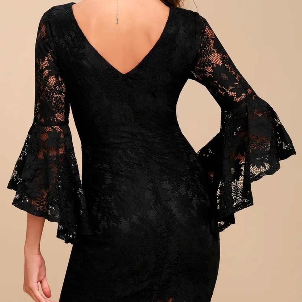 Lulus - Allure 'Em In Black Lace Flounce Sleeve Dress